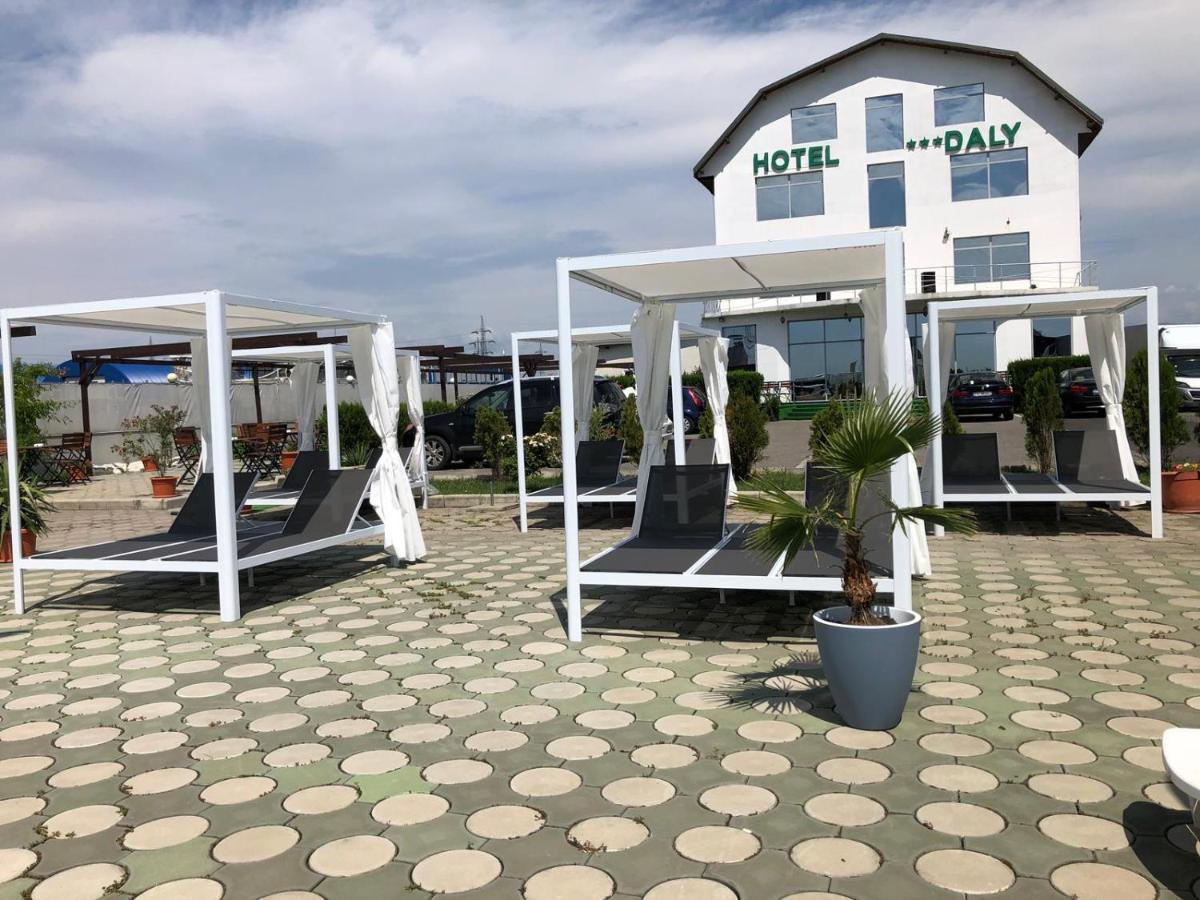 Hotel Daly Ploieşti Dış mekan fotoğraf
