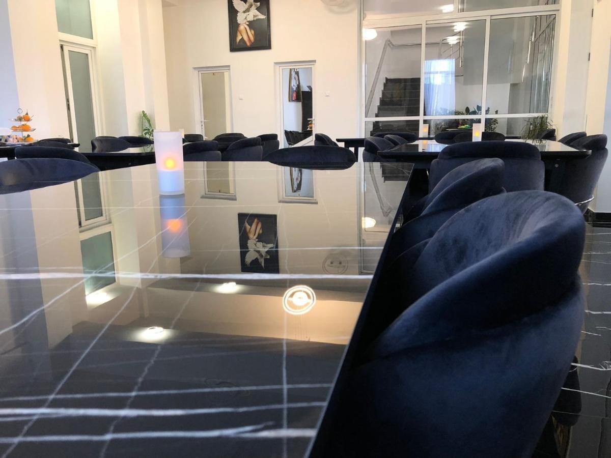 Hotel Daly Ploieşti Dış mekan fotoğraf