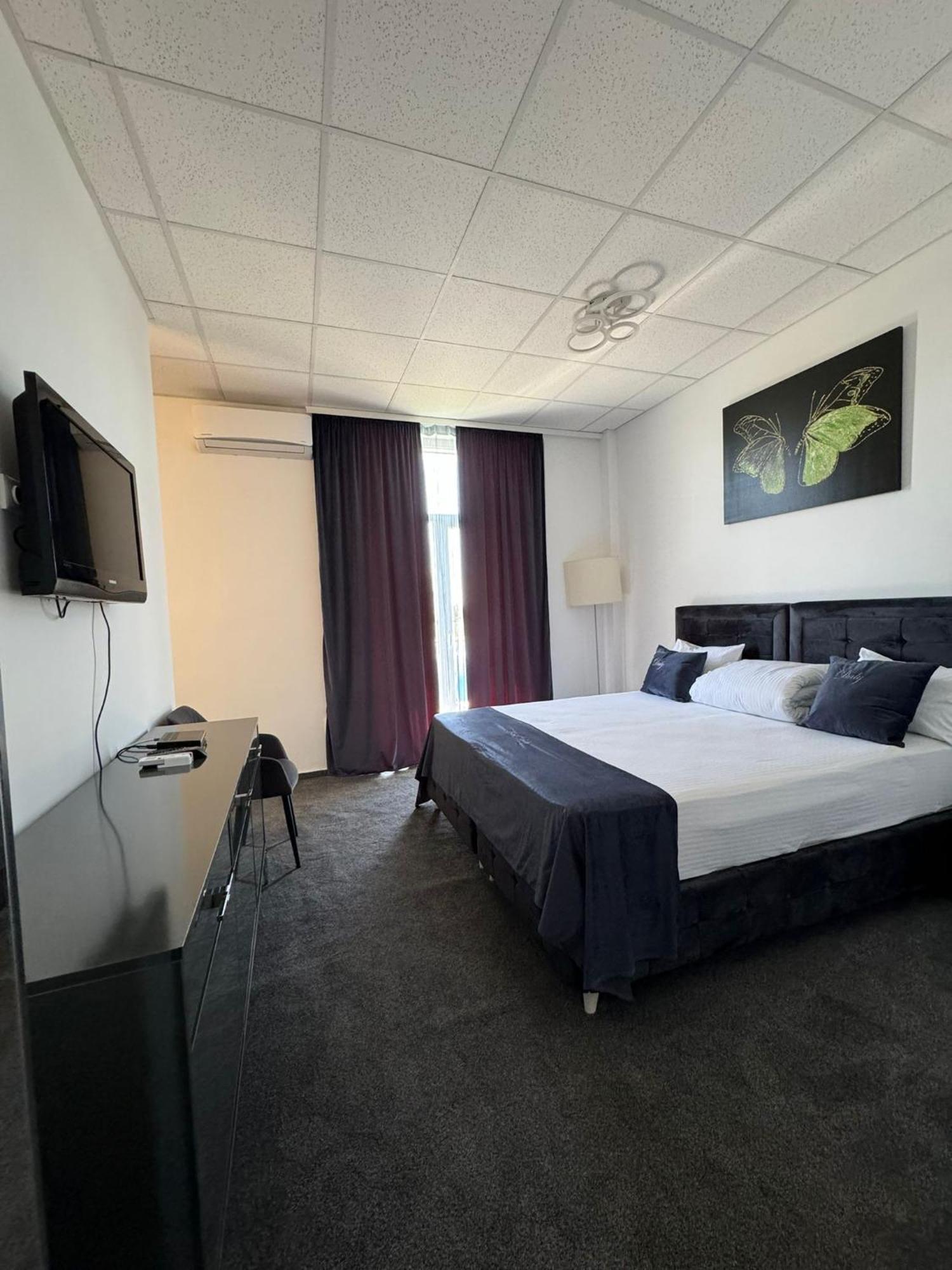 Hotel Daly Ploieşti Dış mekan fotoğraf